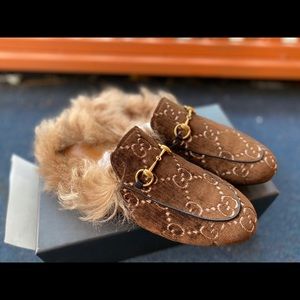 Gucci Quentin Velvet Backless Loafers